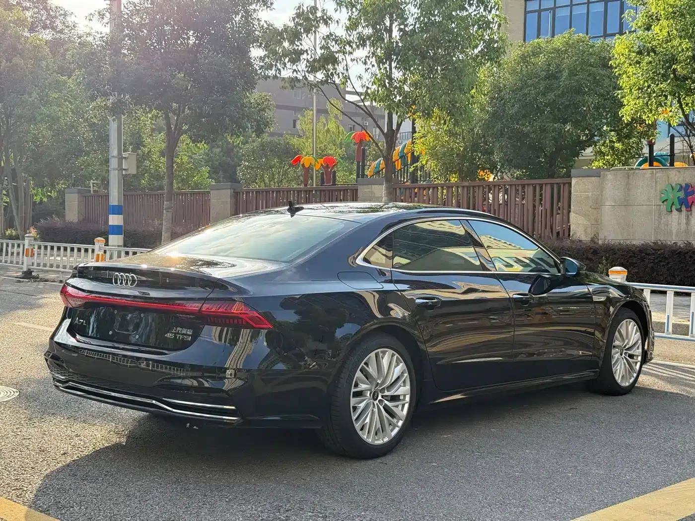 Audi A7L 2024 45TFSI S-line Dream Edition Crystal Package — миниатюра 17