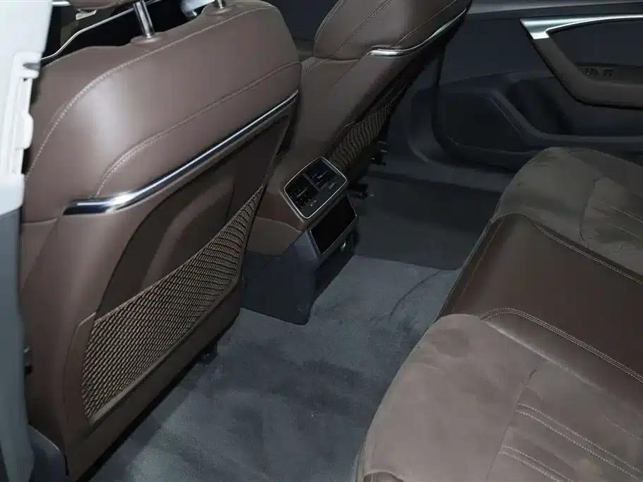 Audi A7L 2024 45TFSI S-line Dream Edition Crystal Package — миниатюра 24