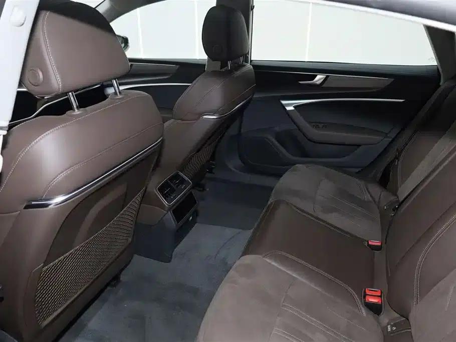 Audi A7L 2024 45TFSI S-line Dream Edition Crystal Package — миниатюра 25
