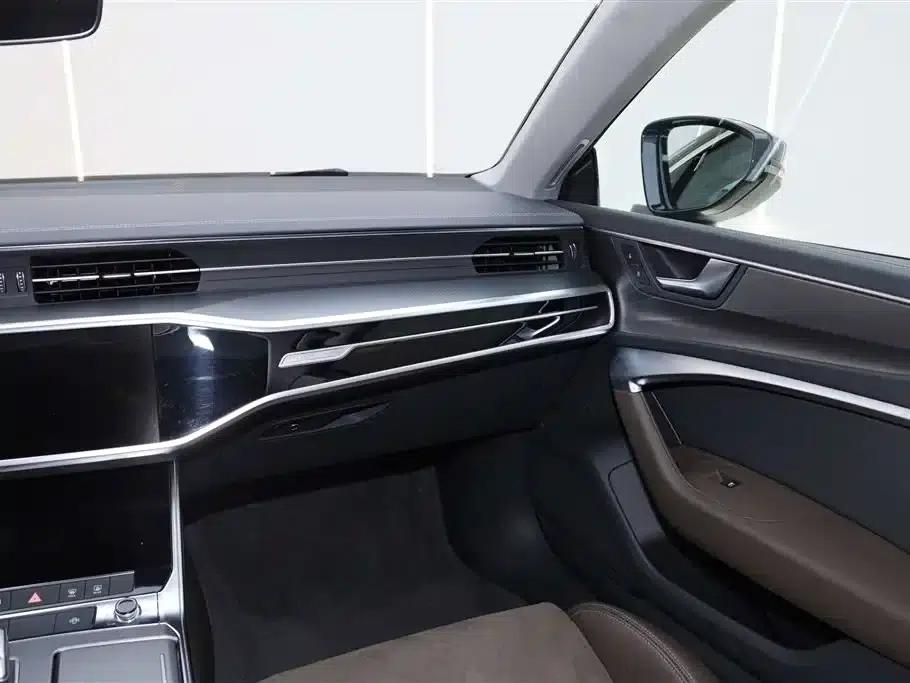 Audi A7L 2024 45TFSI S-line Dream Edition Crystal Package — миниатюра 28