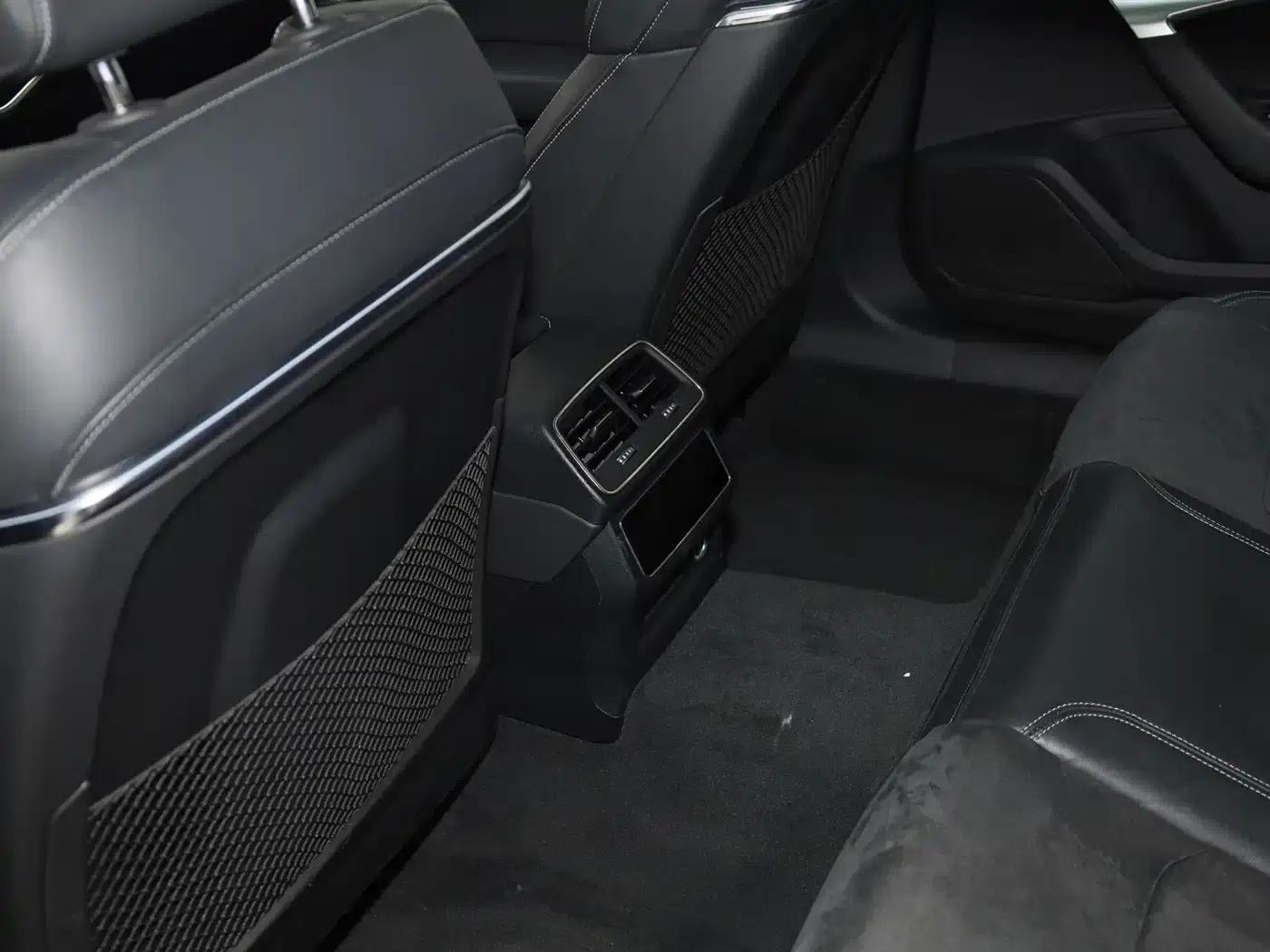 Audi A7L 2024 45TFSI S-line Dream Edition Crystal Package — миниатюра 24