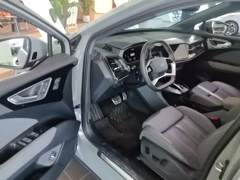 Audi Q4 e-tron 2022 Model 40 e-tron Trailblazer — миниатюра 16