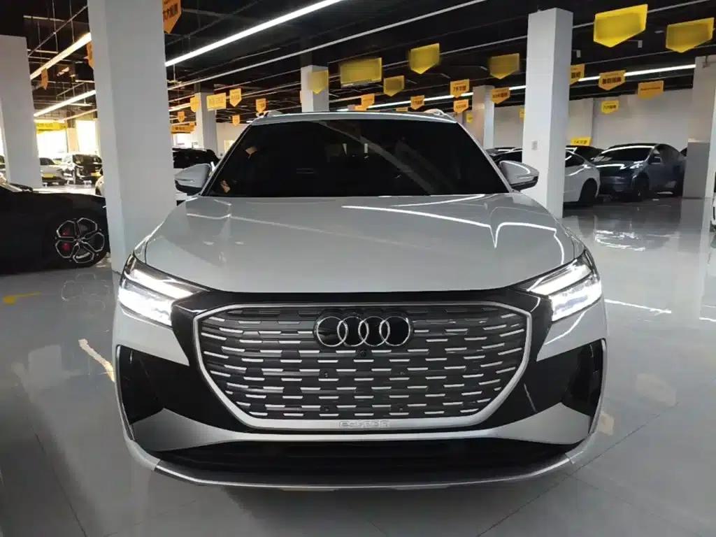 Audi Q4 e-tron 2023 Model 40 e-tron Trailblazer — миниатюра 3