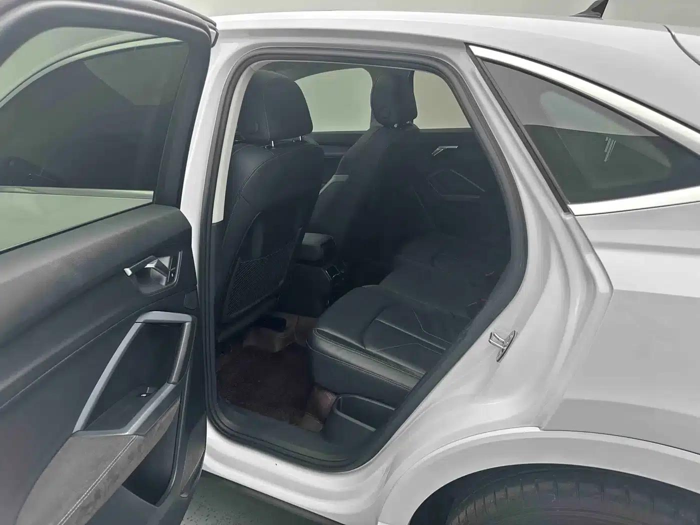 Audi Q3 Sportback 2022 35 TFSI Progressive — миниатюра 12