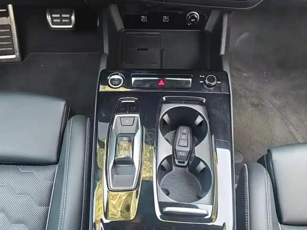 Audi Q6L e-tron 2026 First Edition — миниатюра 11
