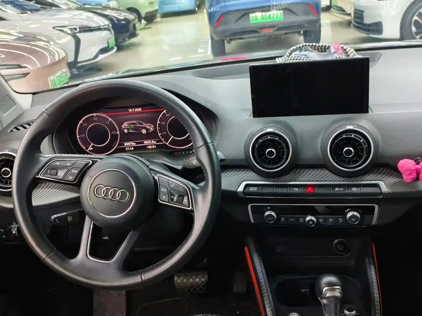 Audi Q2L e-tron 2019 Q2L e-tron Pure Electric Smart Edition — миниатюра 12