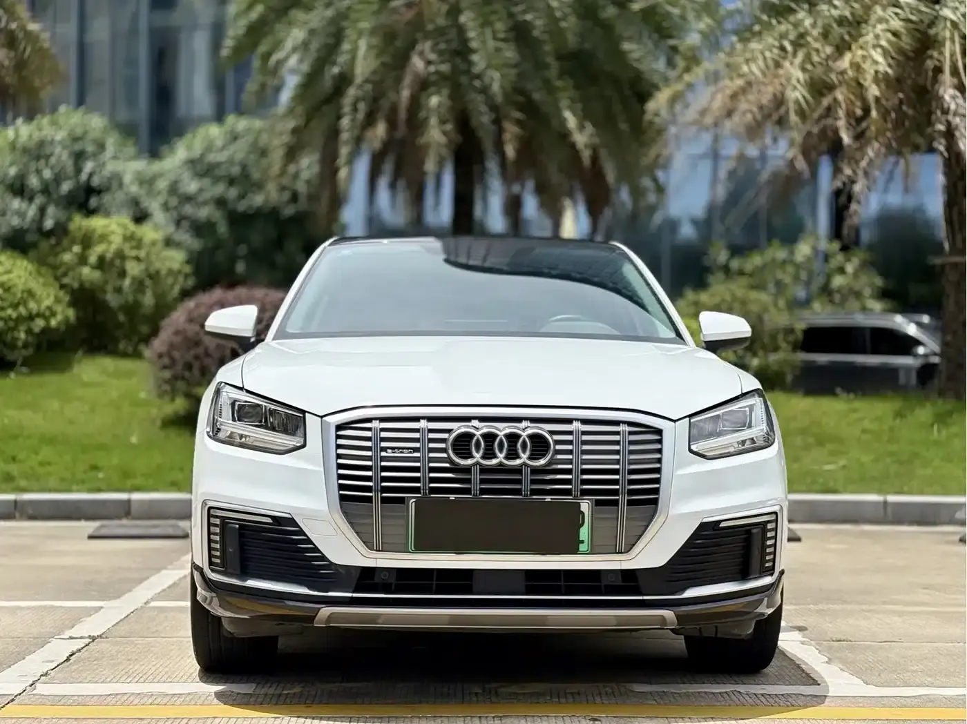 Audi Q2L e-tron 2019 Q2L e-tron Pure Electric Smart Edition — миниатюра 2