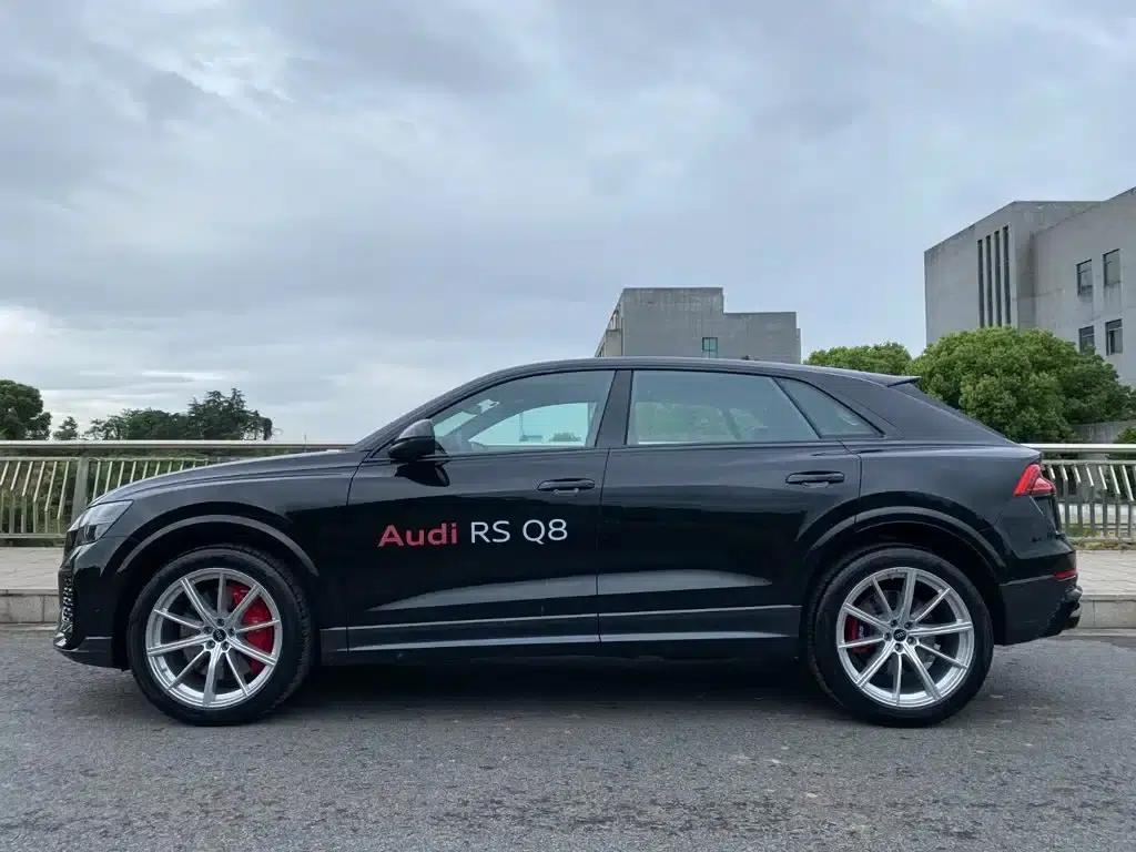2022 Audi RS Q8 4.0T — миниатюра 2