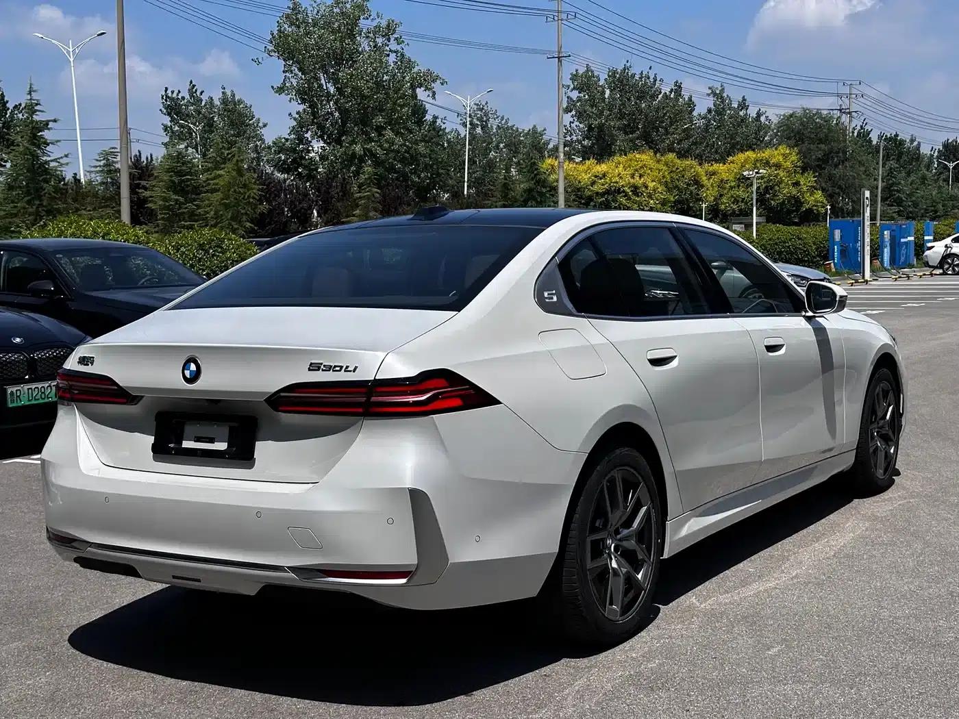 2024 BMW 5 Series 530Li Leading Luxury Package — миниатюра 9