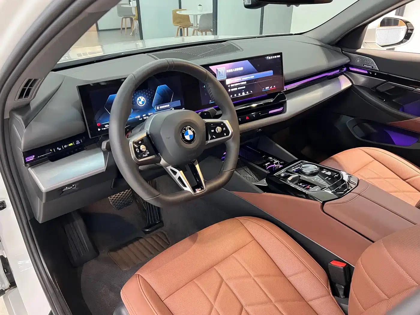 2024 BMW 5 Series 525Li M Sport Package — миниатюра 8
