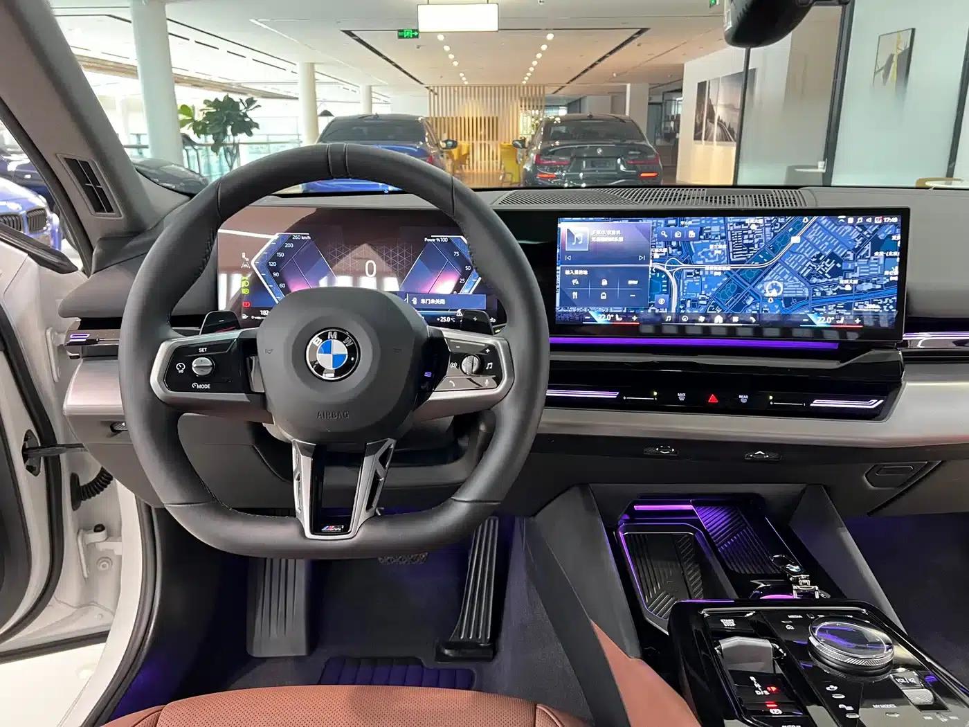 2024 BMW 5 Series 525Li M Sport Package — миниатюра 9
