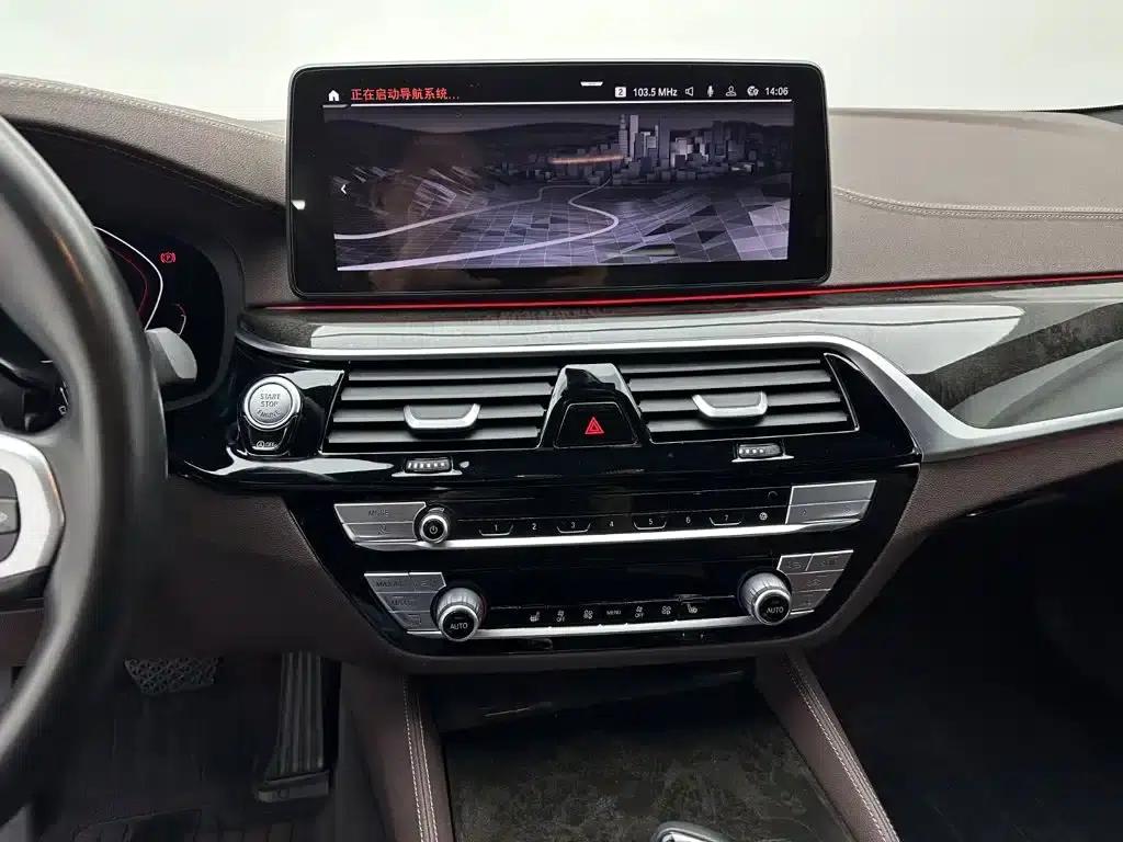 2022 BMW 5 Series Facelift 525Li M Sport Package — миниатюра 12