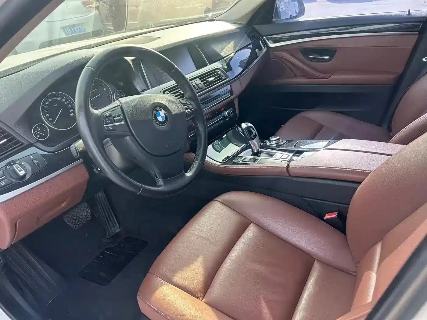 BMW 5 Series 2013 520Li Elegant Edition — миниатюра 10