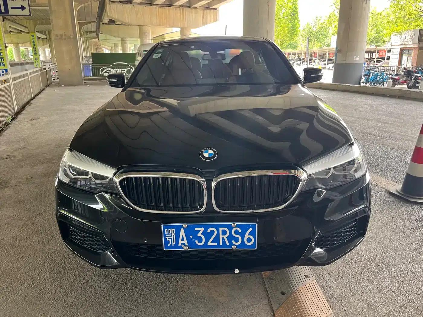 2019 BMW 5 Series 530Li Leading Edition M Sport Package — миниатюра 2