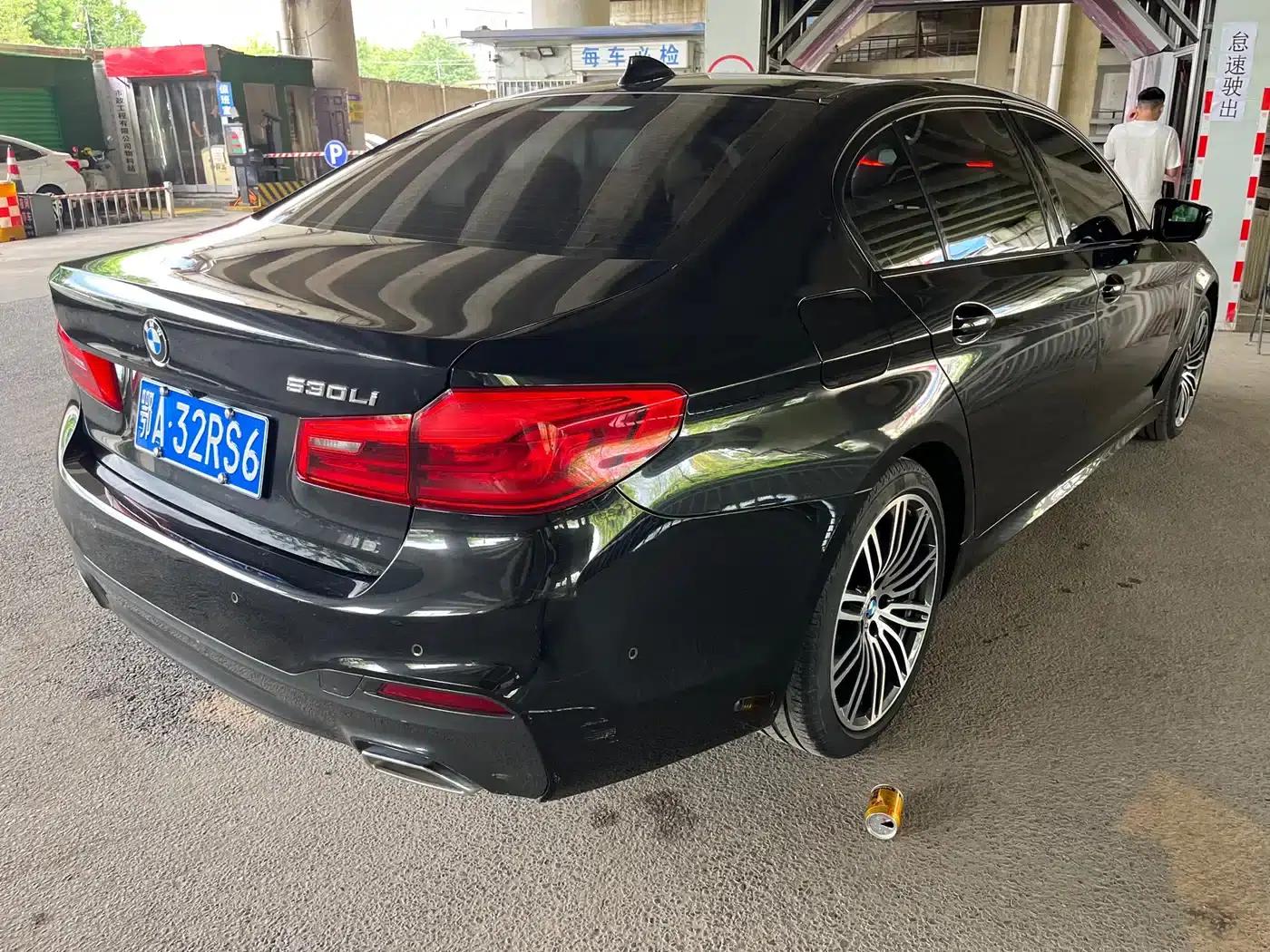 2019 BMW 5 Series 530Li Leading Edition M Sport Package — миниатюра 8