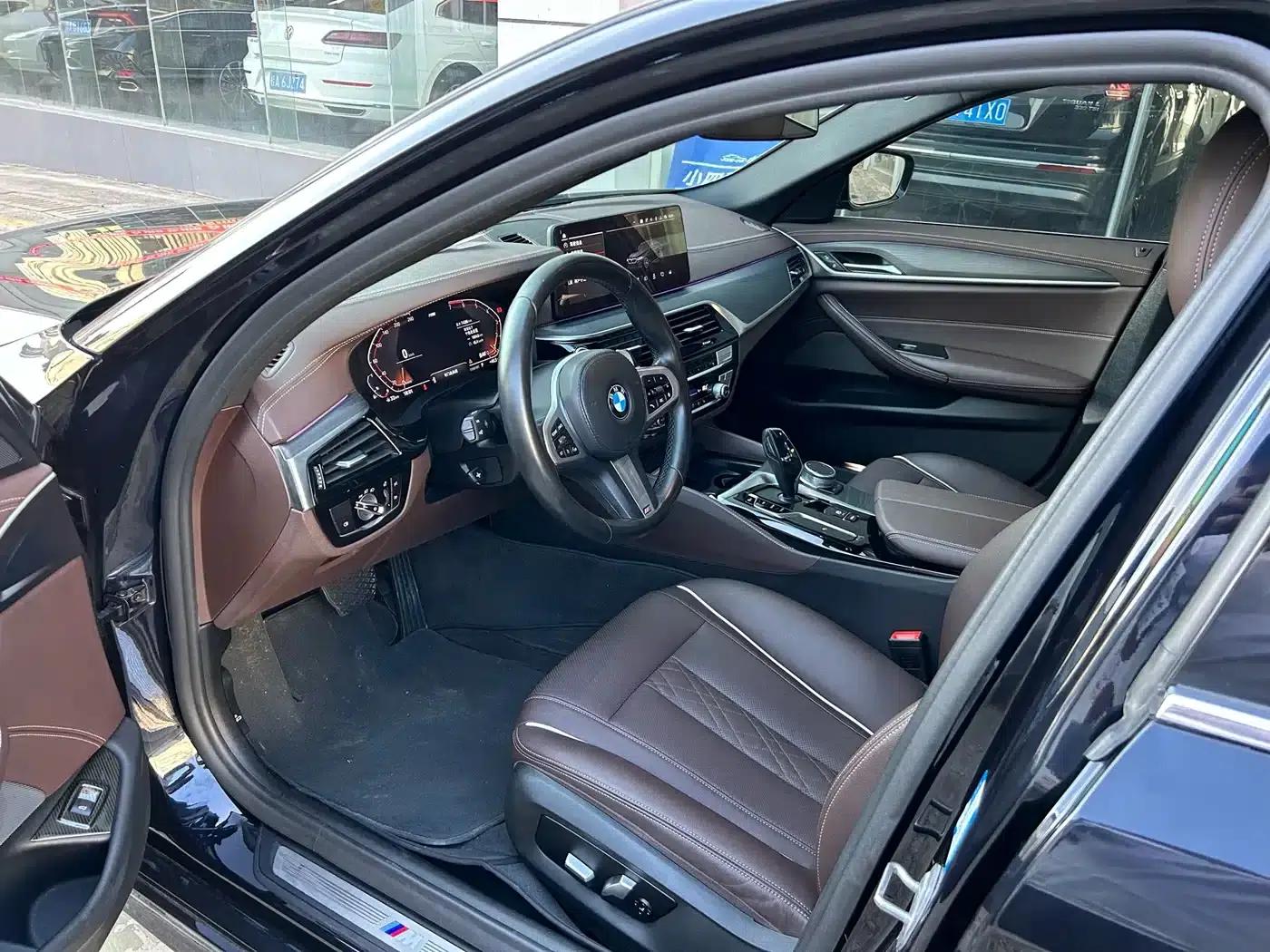 2021 BMW 5 Series 530Li Leading Edition M Sport Package — миниатюра 6