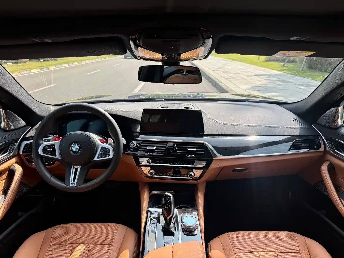 2020 BMW 5 Series 530Li xDrive M Sport Package — миниатюра 9