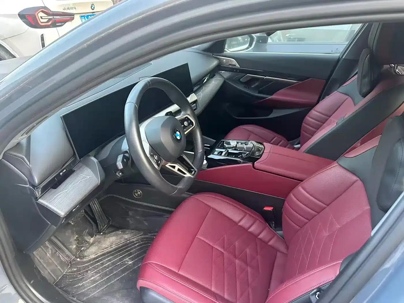 2024 BMW 5 Series 530Li Luxury M Sport Package — миниатюра 6