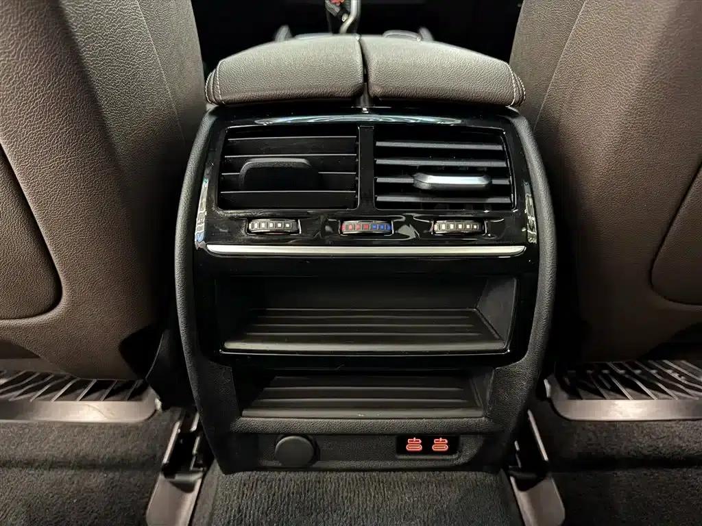 BMW 5 Series 2021 530Li Leading Luxury Package — миниатюра 23