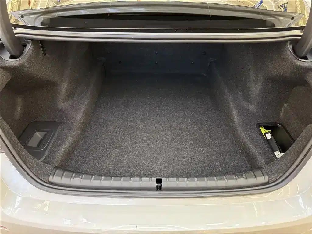 BMW 5 Series 2021 530Li Leading Luxury Package — миниатюра 26