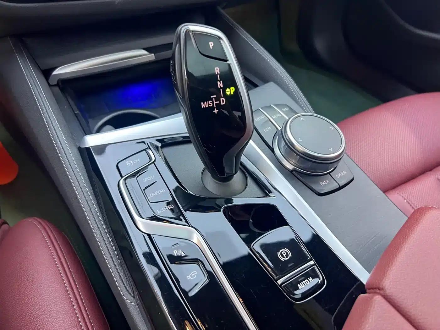 2023 BMW 5 Series 530Li Luxury M Sport Package — миниатюра 13