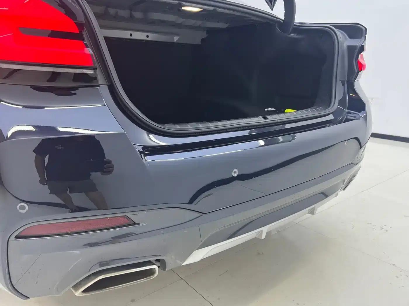 2023 BMW 5 Series 530Li Luxury M Sport Package — миниатюра 17