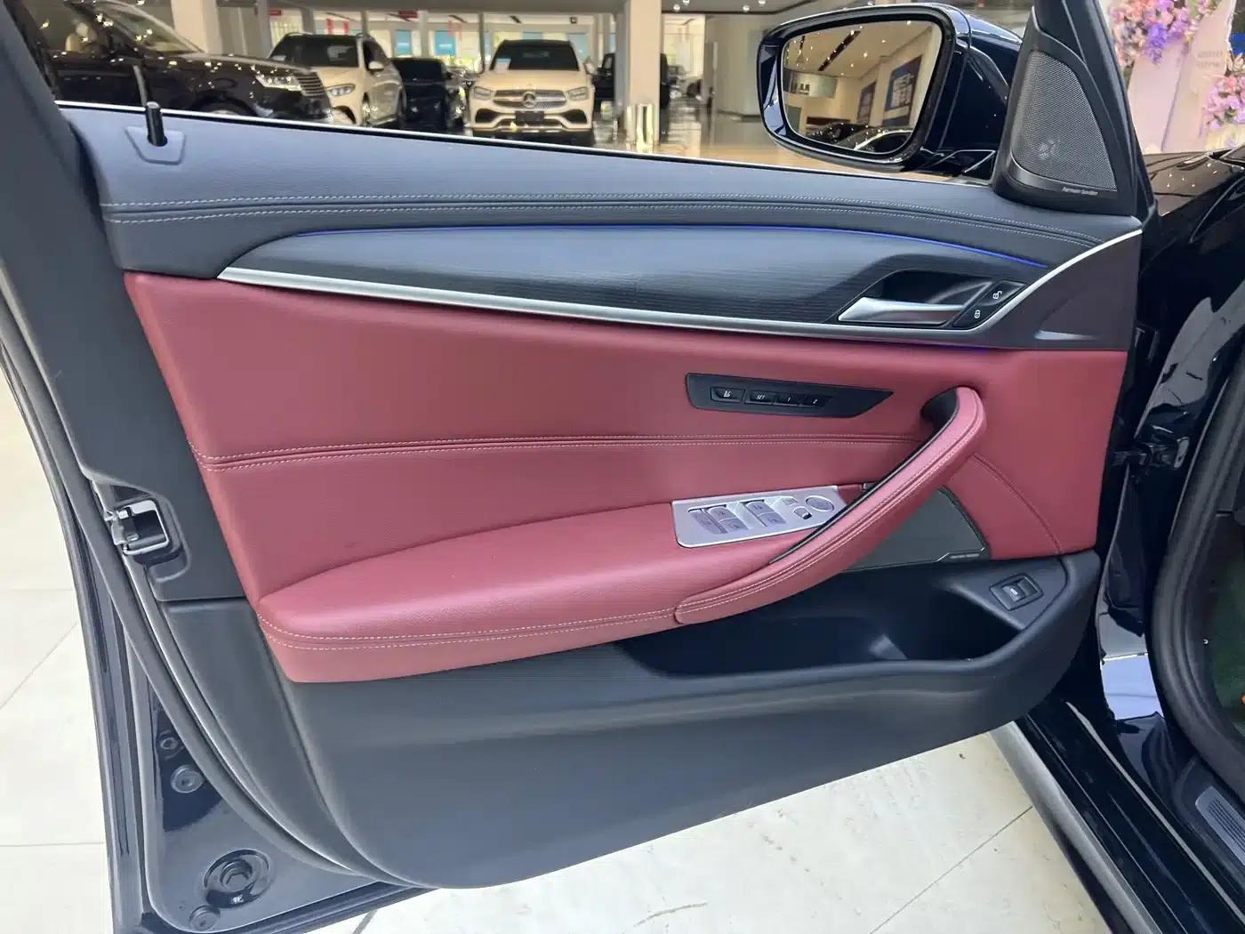 2023 BMW 5 Series 530Li Luxury M Sport Package — миниатюра 7