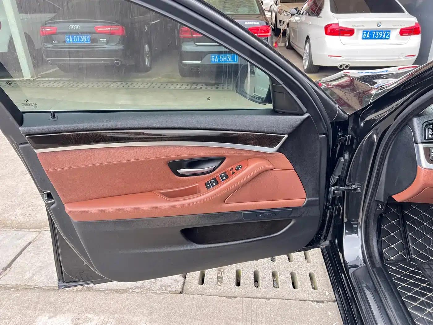 2017 BMW 5 Series 525Li Luxury Design Package — миниатюра 6