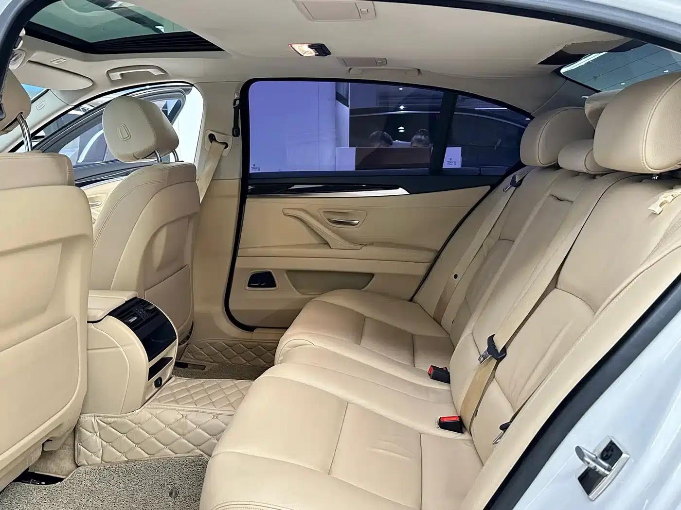 2014 BMW 5 Series 520Li Elegant Edition — миниатюра 13