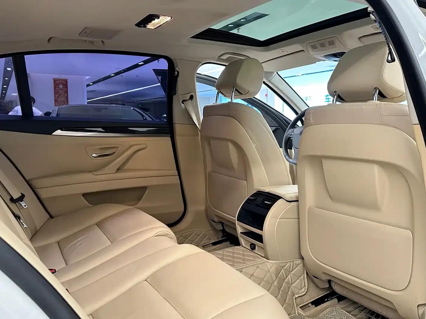 2014 BMW 5 Series 520Li Elegant Edition — миниатюра 14