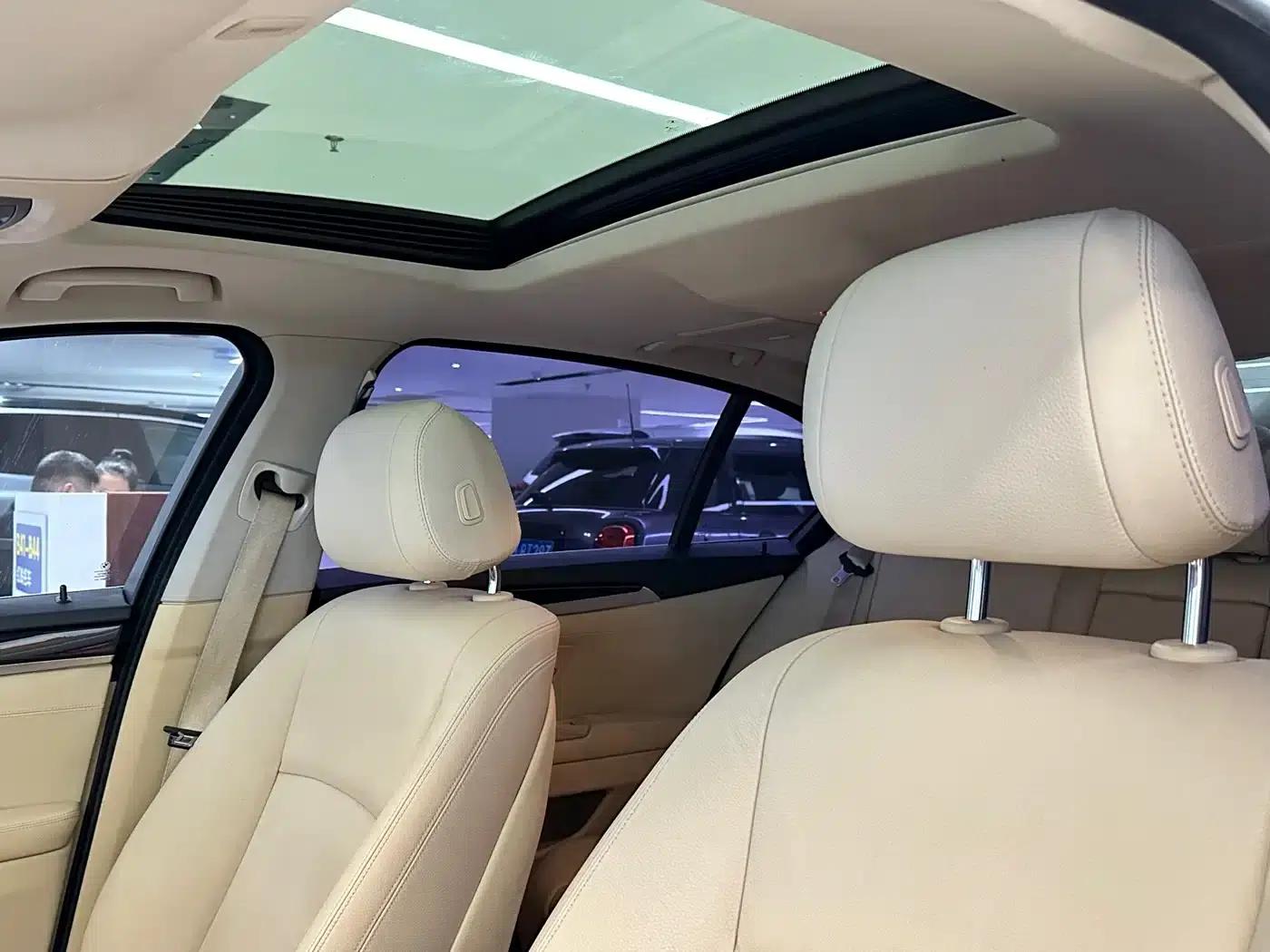 2014 BMW 5 Series 520Li Elegant Edition — миниатюра 10