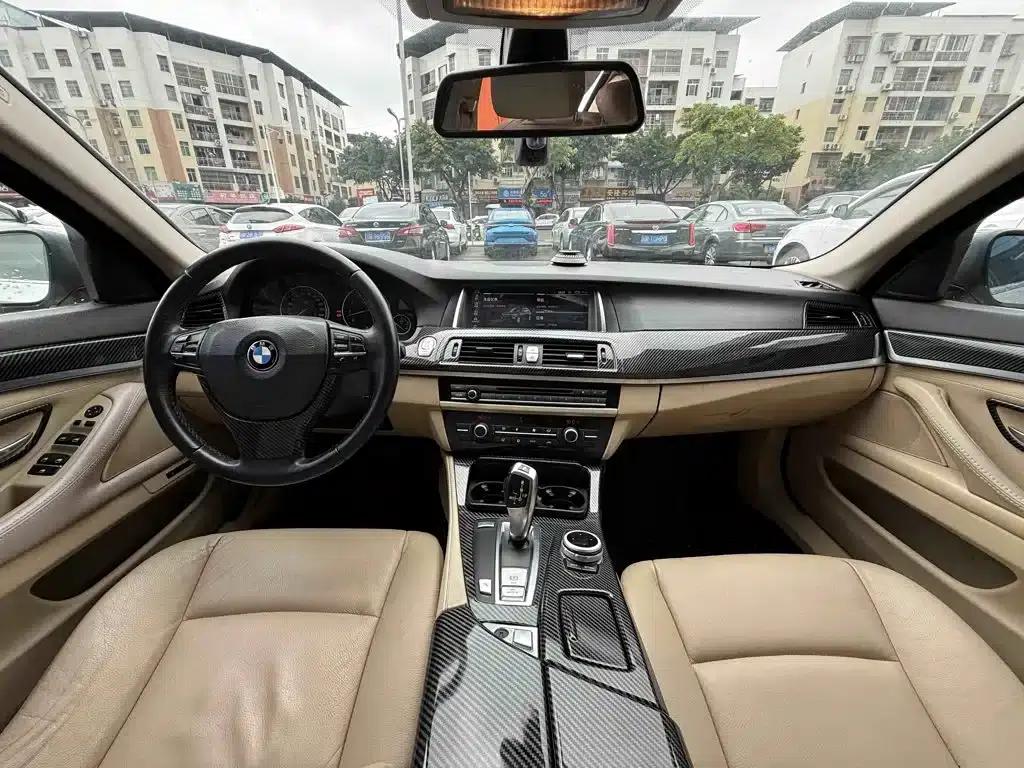 BMW 5 Series 2011 520Li Elegant Edition — миниатюра 11