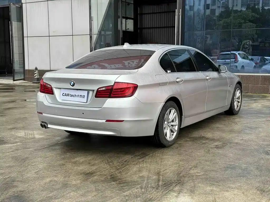 BMW 5 Series 2011 520Li Elegant Edition — миниатюра 15