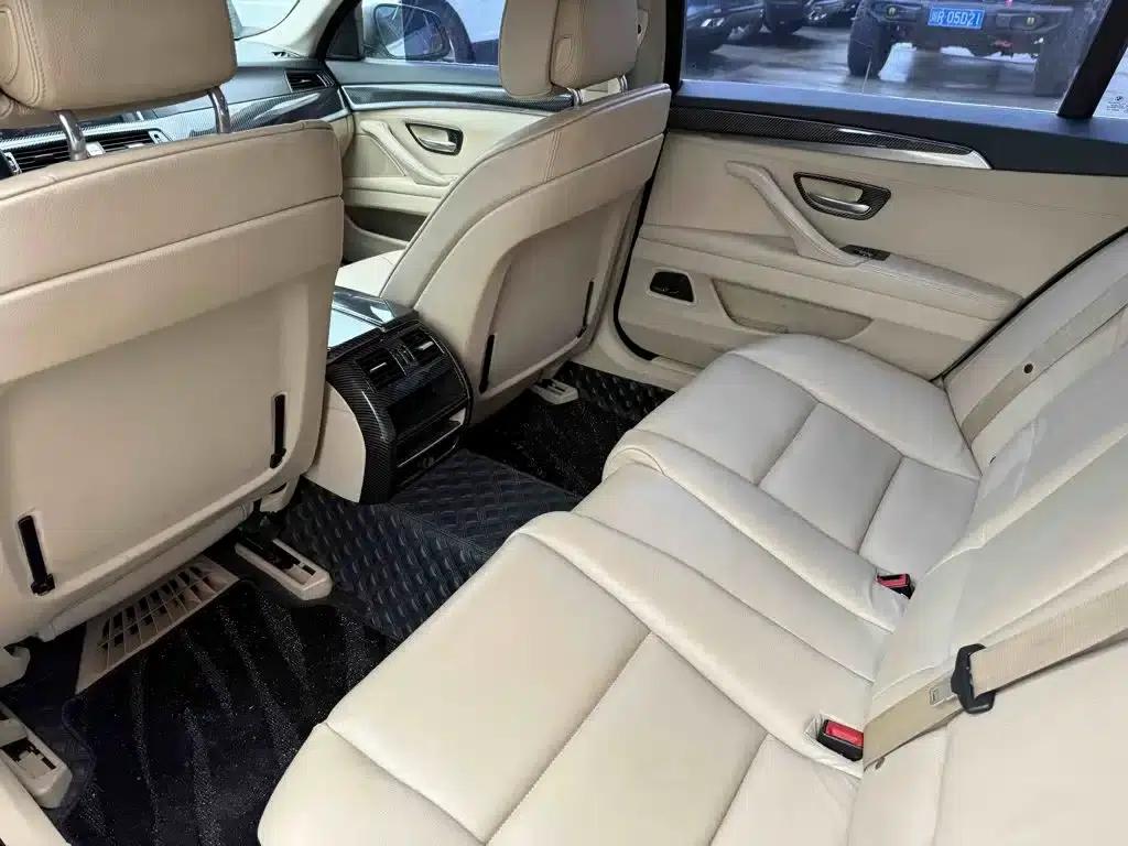 BMW 5 Series 2011 520Li Elegant Edition — миниатюра 10