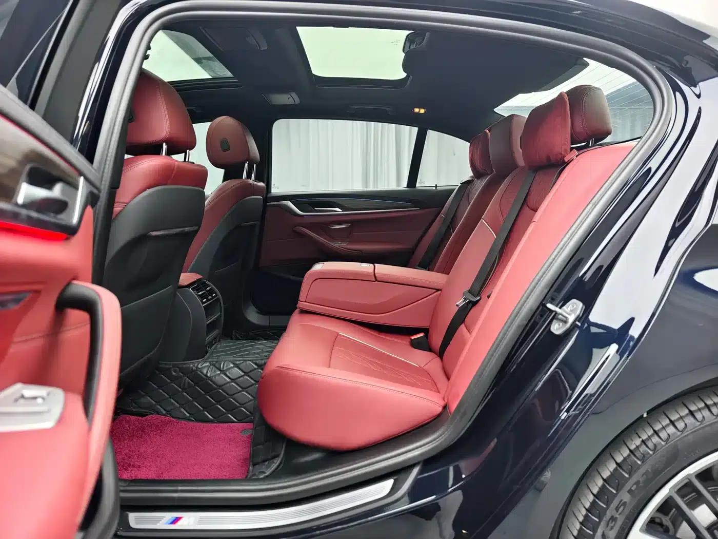2022 BMW 5 Series Facelift 530Li Leading Edition M Sport Package — миниатюра 6