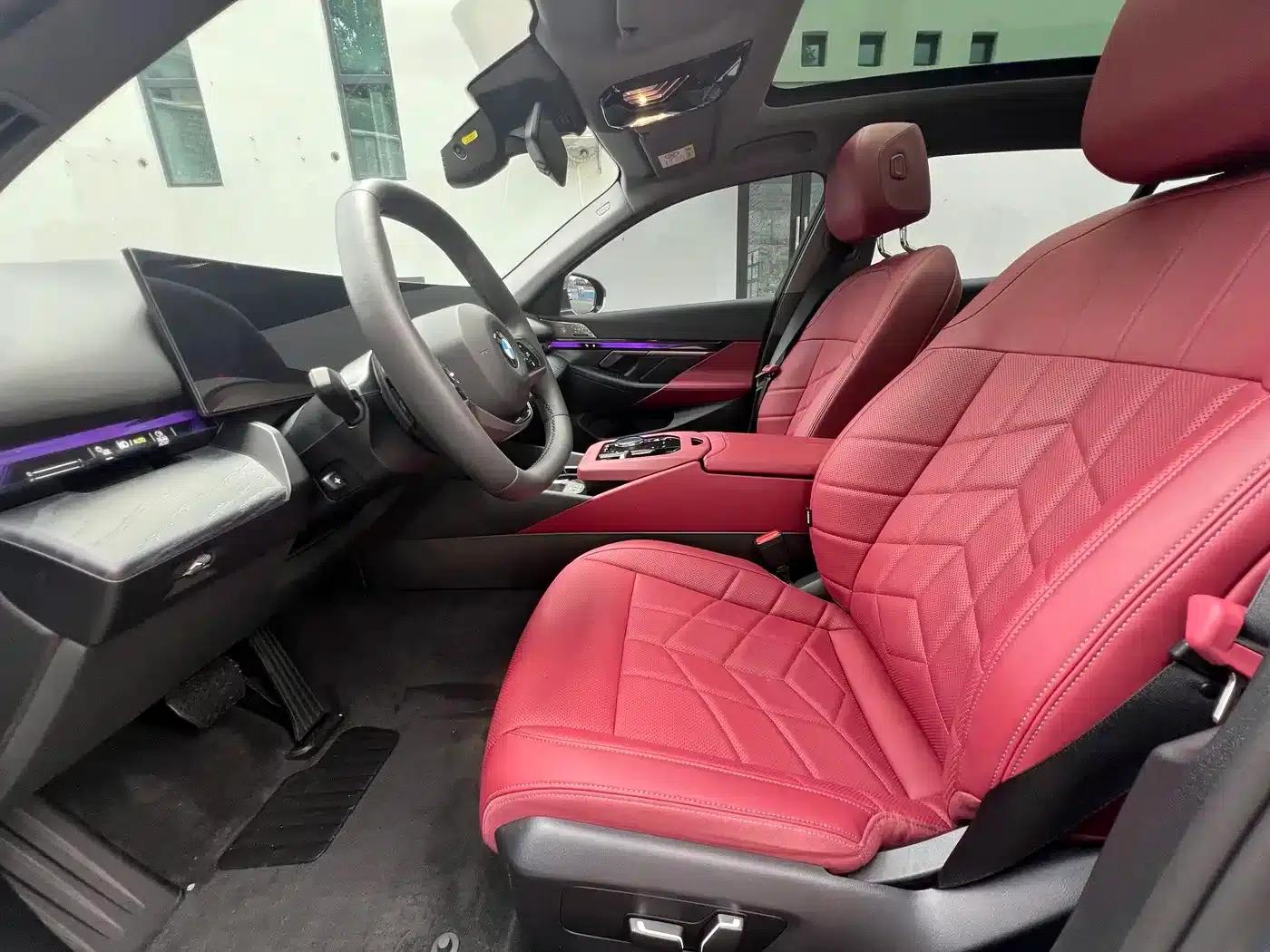 2024 BMW 5 Series 530Li Leading Luxury Package — миниатюра 4