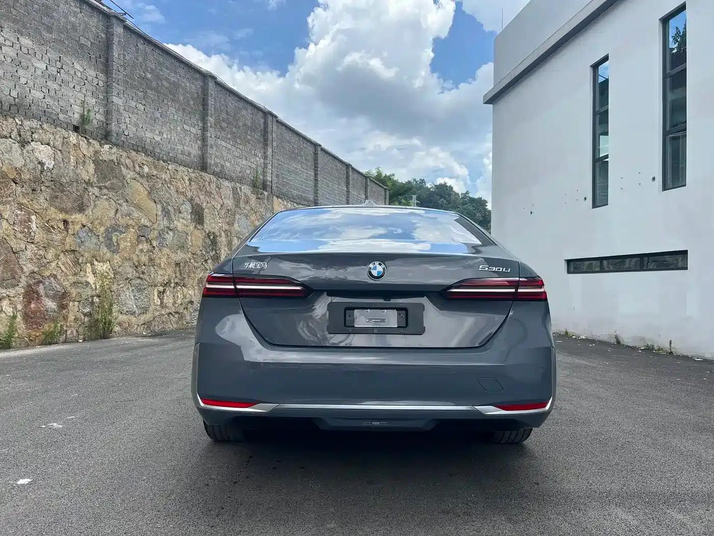 2024 BMW 5 Series 530Li Leading Luxury Package — миниатюра 8