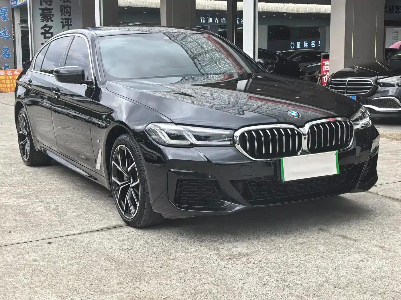 2022 BMW 5 Series Facelift 530Li Luxury M Sport Package — миниатюра 3
