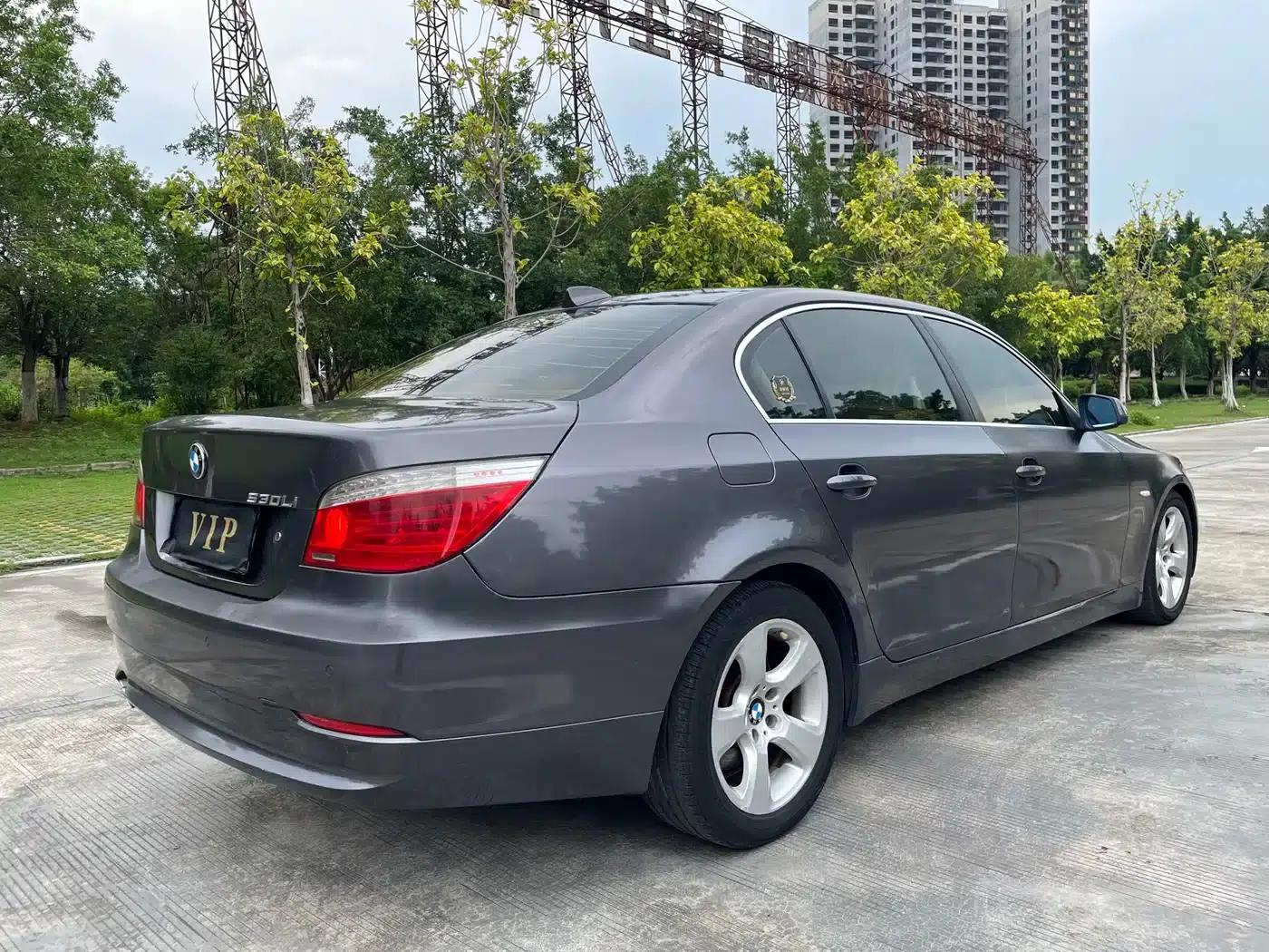 BMW 5 Series 2009 523Li Leading Edition — миниатюра 9