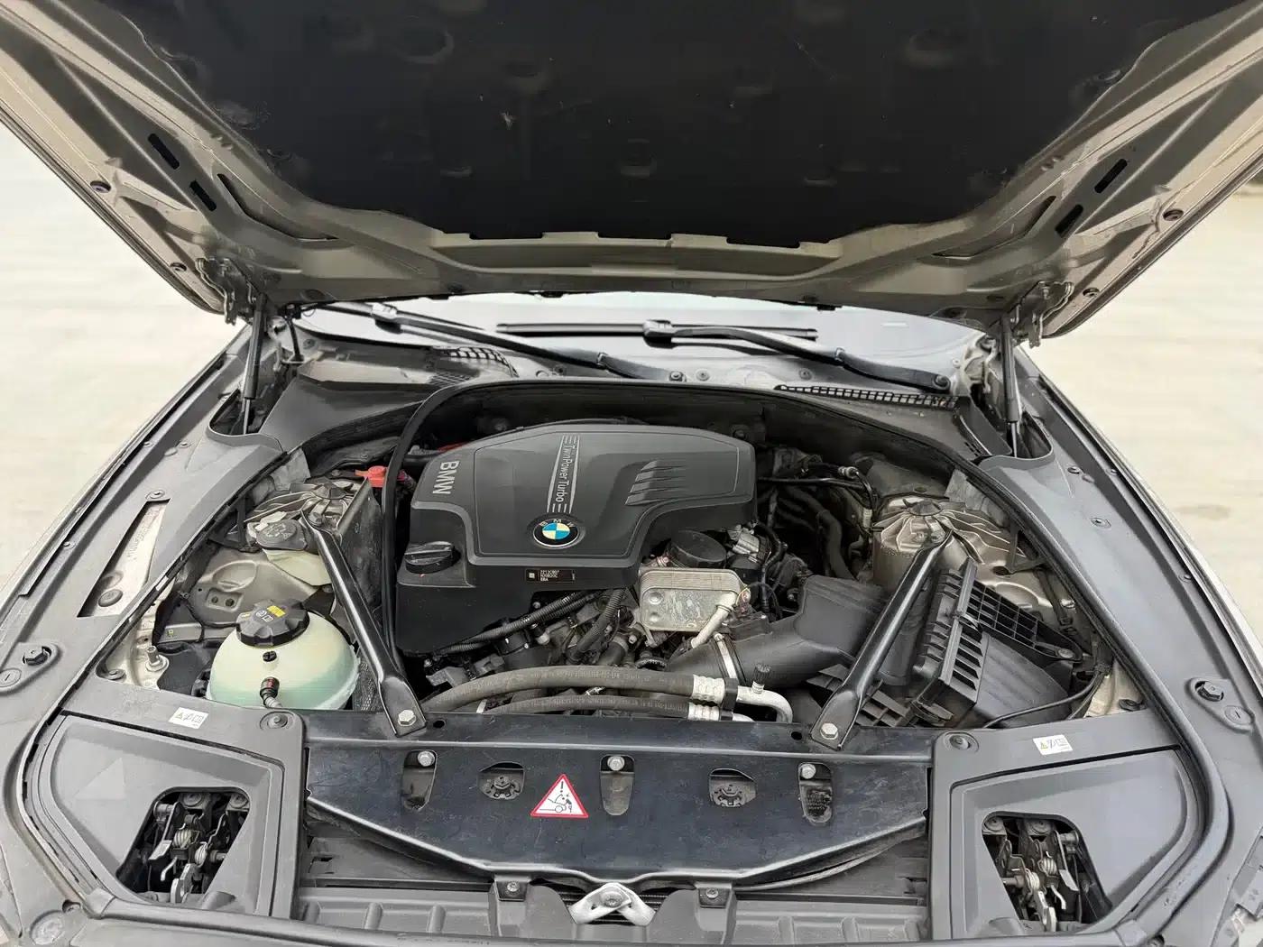 2014 BMW 5 Series 525Li Leading Edition — миниатюра 14