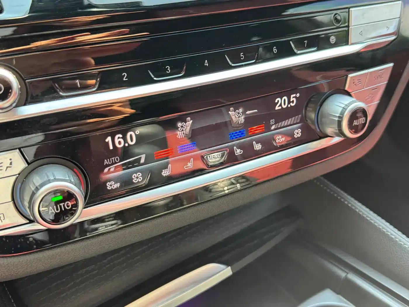 2023 BMW 5 Series 530Li Luxury M Sport Package — миниатюра 15