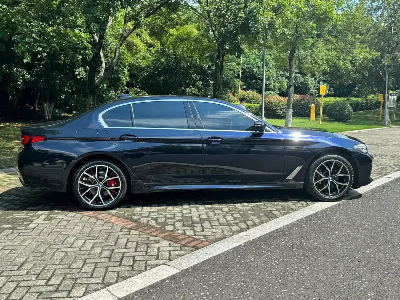 2023 BMW 5 Series 530Li Luxury M Sport Package — миниатюра 7
