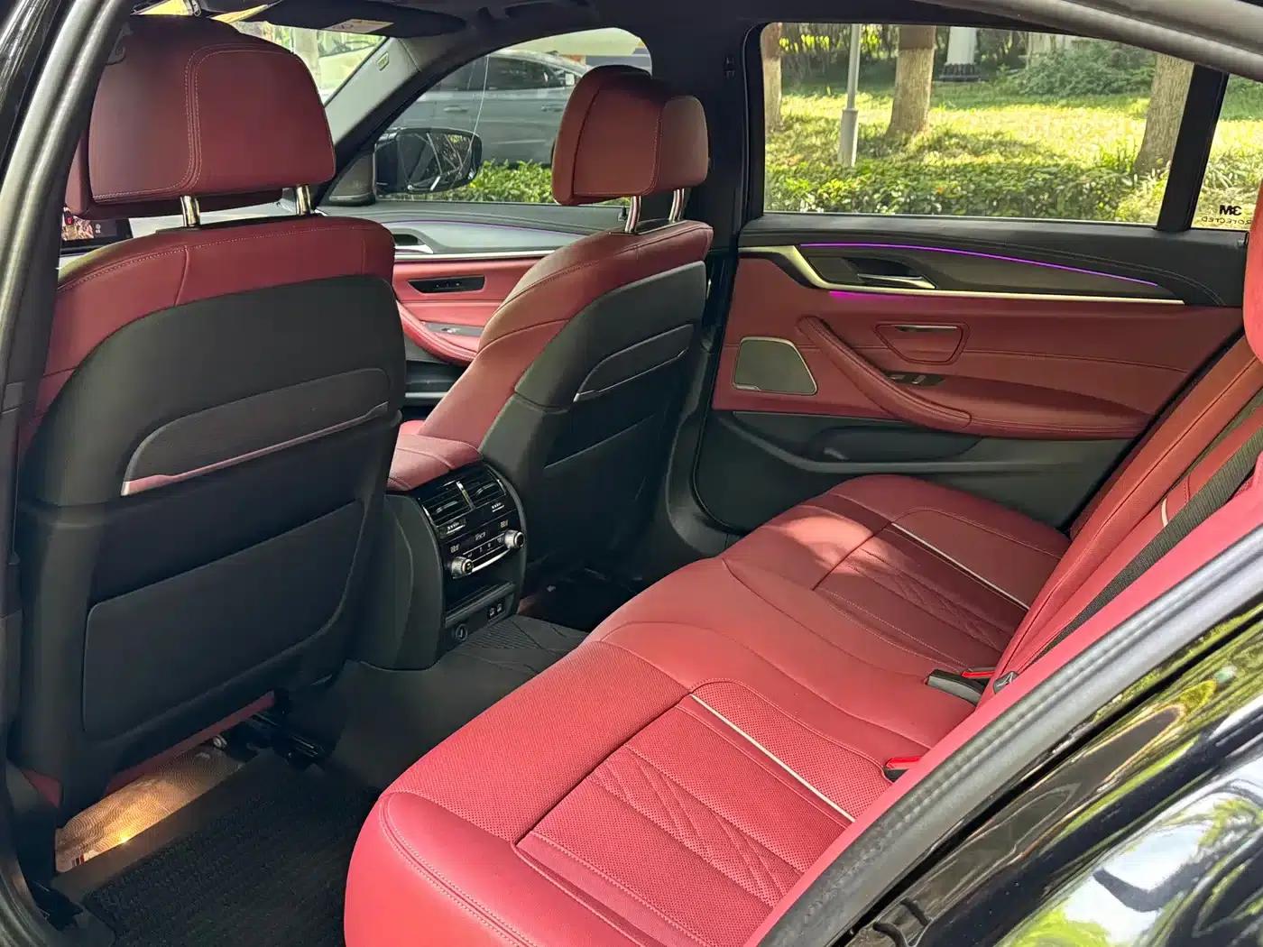 2022 BMW 5 Series 530Li Luxury M Sport Package — миниатюра 11
