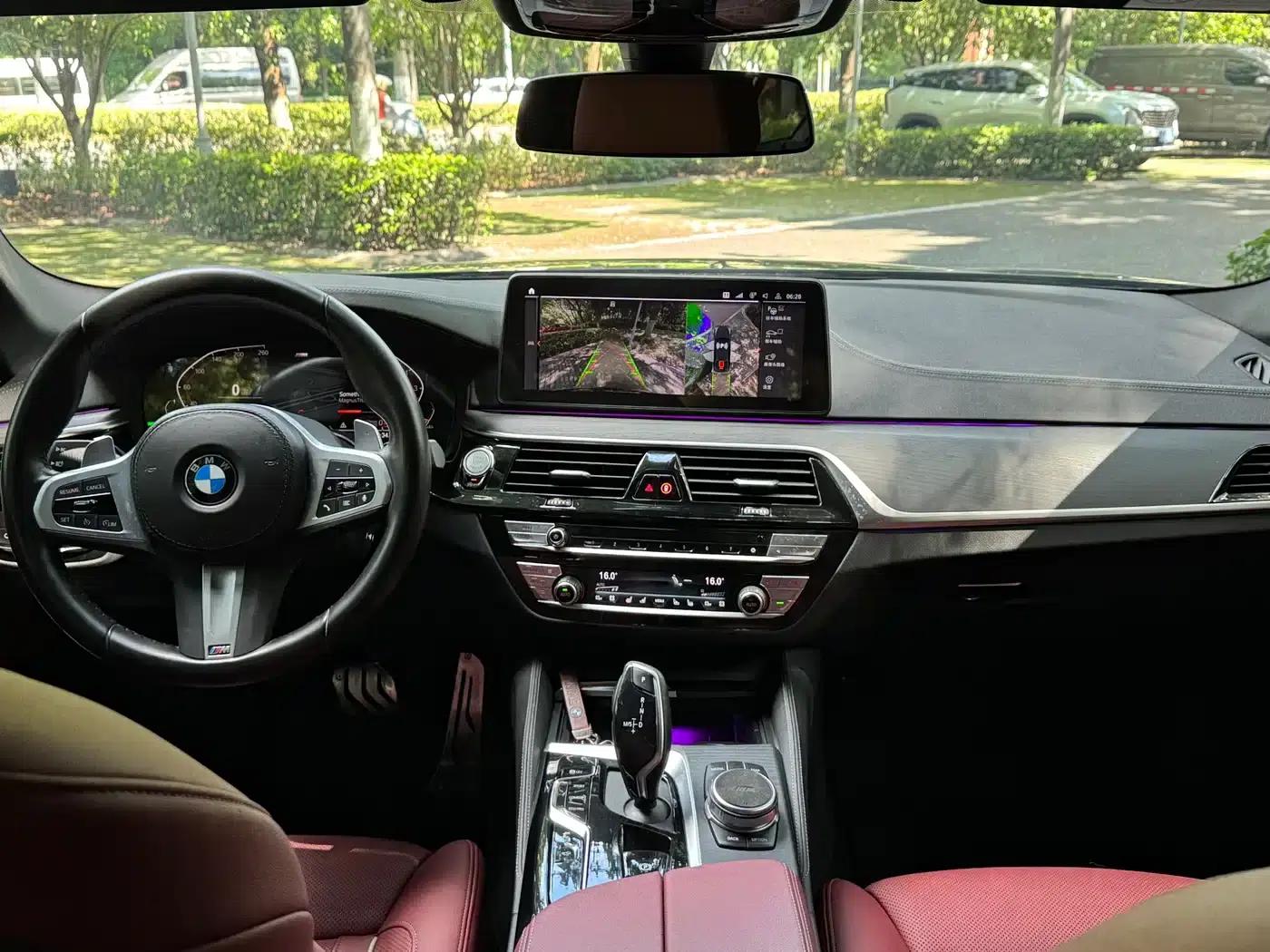 2022 BMW 5 Series 530Li Luxury M Sport Package — миниатюра 12