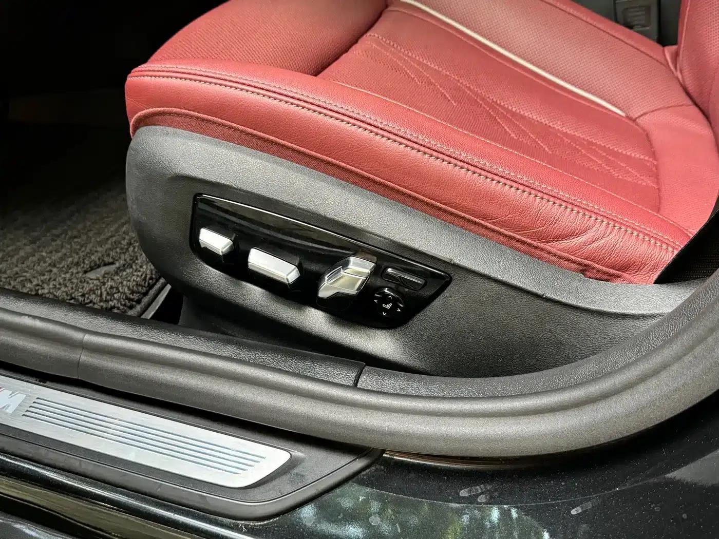 2022 BMW 5 Series 530Li Luxury M Sport Package — миниатюра 15