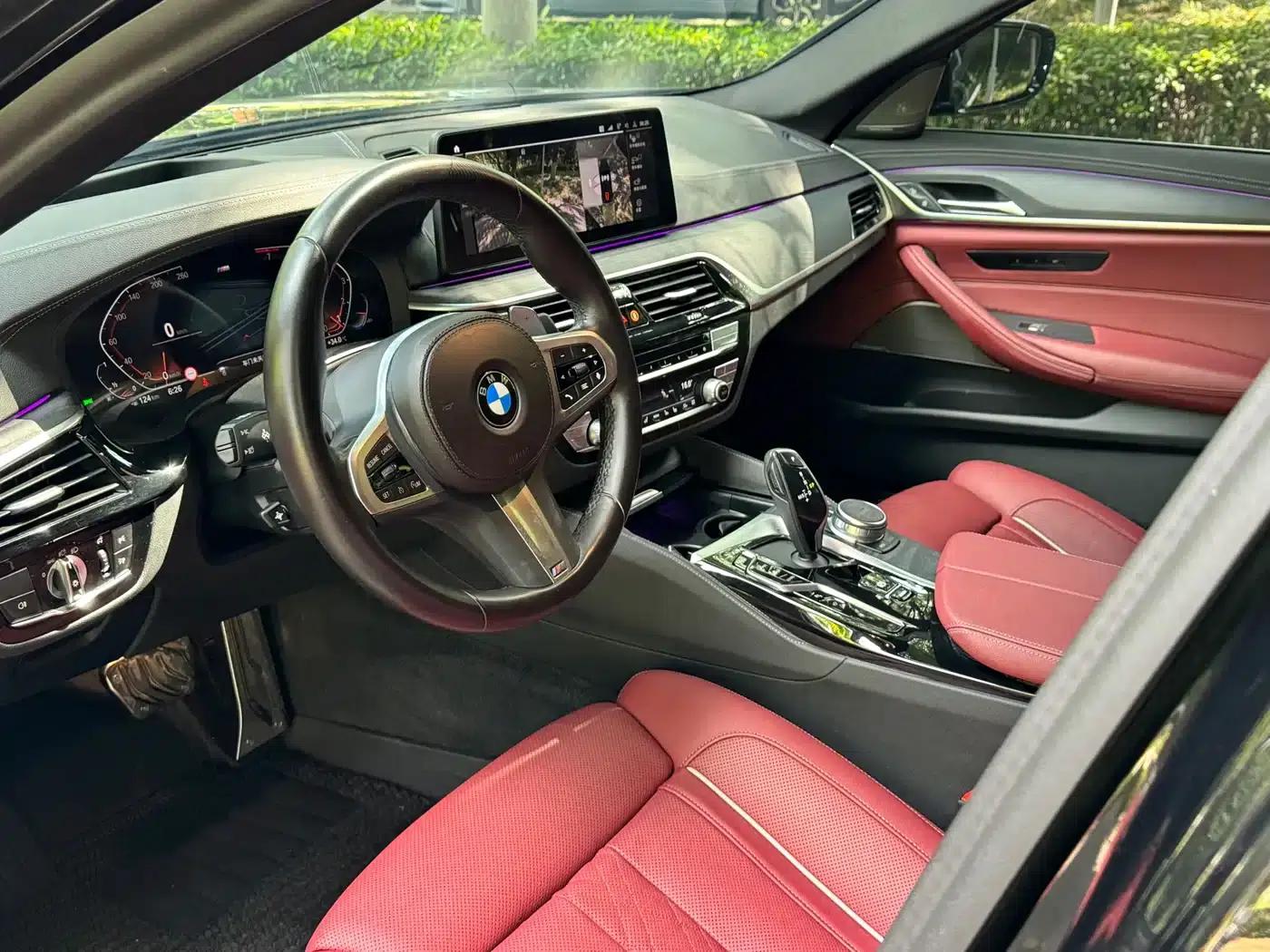 2022 BMW 5 Series 530Li Luxury M Sport Package — миниатюра 10