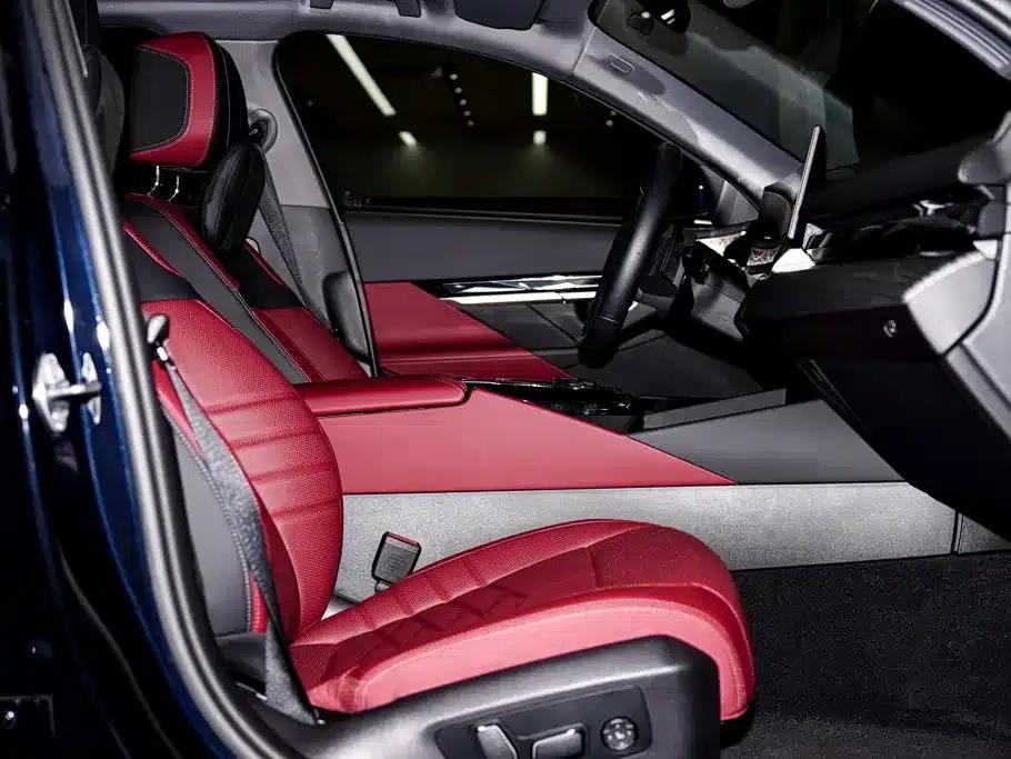 2025 BMW 5 Series 530Li Luxury M Sport Package — миниатюра 18