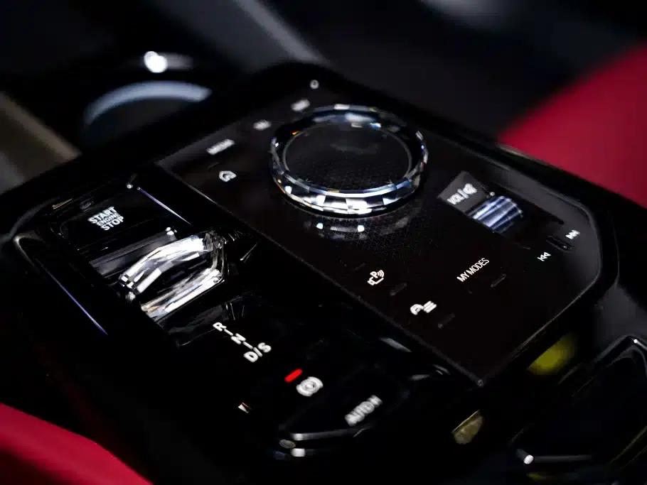 2025 BMW 5 Series 530Li Luxury M Sport Package — миниатюра 20