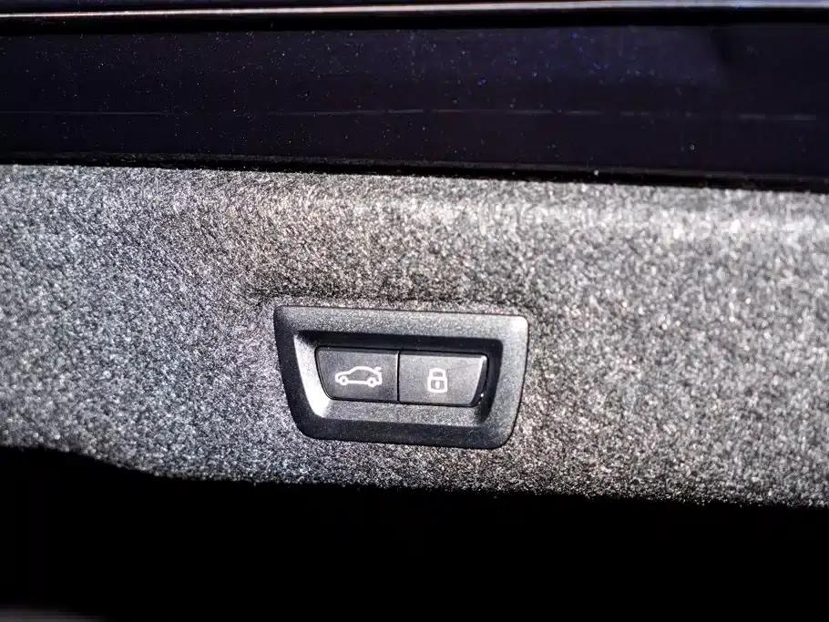 2025 BMW 5 Series 530Li Luxury M Sport Package — миниатюра 21