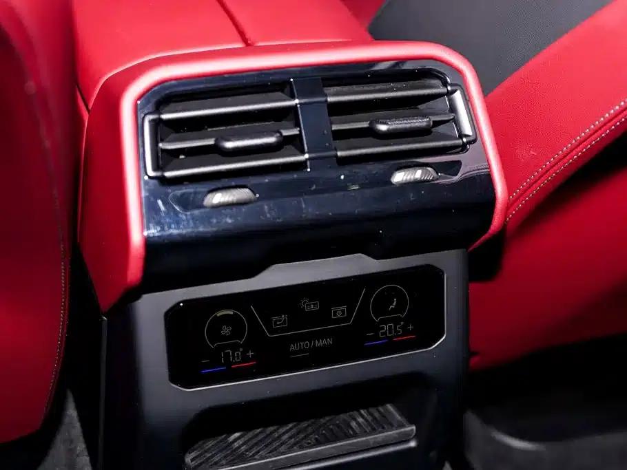 2025 BMW 5 Series 530Li Luxury M Sport Package — миниатюра 22